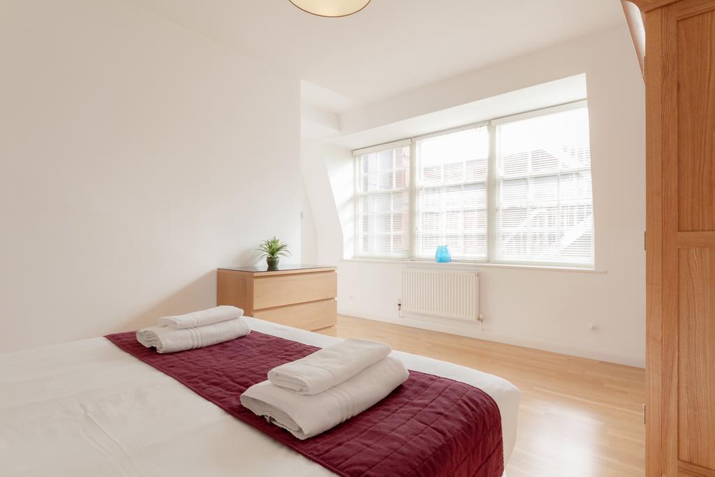 Roomspace Serviced Apartments - Groveland Court Londres Chambre photo